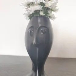 Vase with face