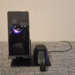 Samsung Charging Station plus Samsung Watch 4