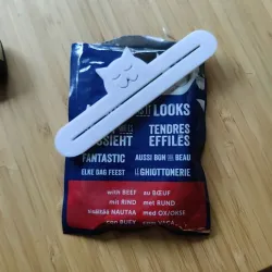 Wet food bag tool