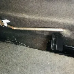 Bmw E30 - wheel wrench holder clip (OEM: 51 47 1 933 468)