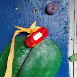 Hangbak - a portable, adjustable hangboard