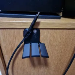 SteelSeries Headset Holder with cable holder