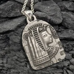 CLEOPATRA Queen ANCIENT EGYPT Pendant M01