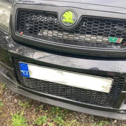 Emblem rs holder for honeycomb grill on Fabia RS