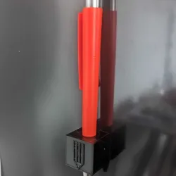 Pen holder with magnet