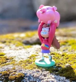 Mabel and Waddles (Gravity Falls)