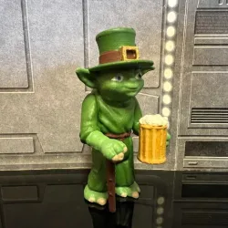 STAR WARS VINTAGE YODA LEPRECHAUN, ST PATRICKS DAY ACTION FIGURE, CUSTOM UNPRODUCED KENNER, HASBRO ACTION FIGURE