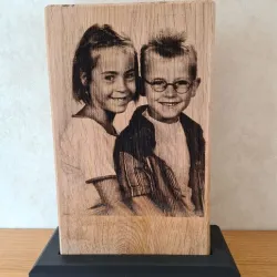 Holder for wood block engraving