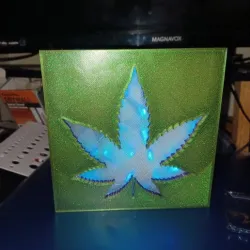 MARIJUANA LEAF LIGHT