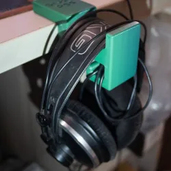 Table mounted HeadPhone holder with cable hook