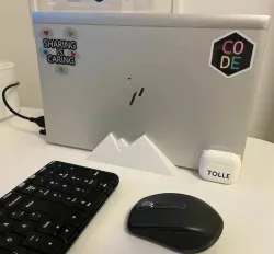HP 840 G8 Vertical Laptop Holder - Mountain Look