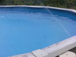 A simple pool fountain