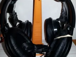 Fancy headphone stand