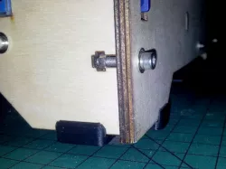 Foam damping foot for 5mm thick panel