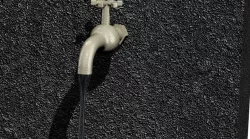 tap and water