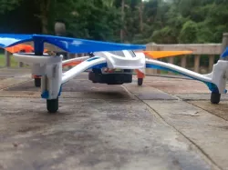 Latrax Alias landing gear