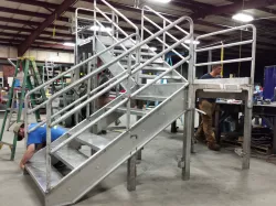 Portable stairs / platform