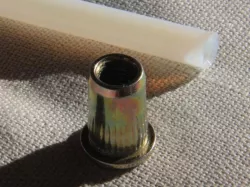 Bowden clamp with a blind rivet nut (not printed)