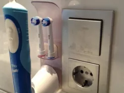 Holder for electric toothbrush
