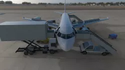 Airbus A320 with ground vehicles Low-poly  3D model