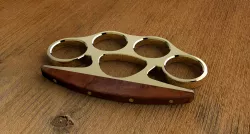 Brass knuckles Free 3D model