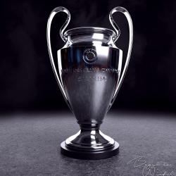 Trophée 3D officiel de l'UEFA Champions League sur socle en bois