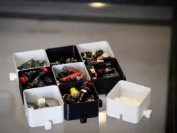 Snappy boxes