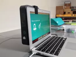 Sense 3D Scanner clip for MacBook Air