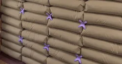 Pellet bag wall anchor / Ancre murale pour sacs de pellets