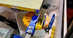 Bürstenhalter (Tronxy X5S) by ManuelW | Download free STL model | Printables.com