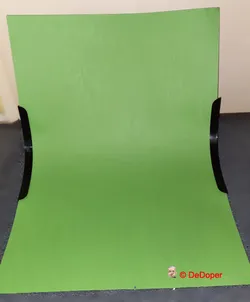 Mini photo studio screen holder