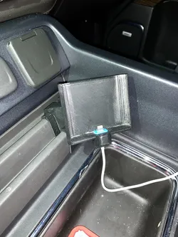 Slotted GMC Sierra/Chevrolet Silverado iPhone Mount (2014 to 2018 with center console)