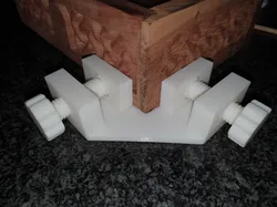Corner clamp/vice