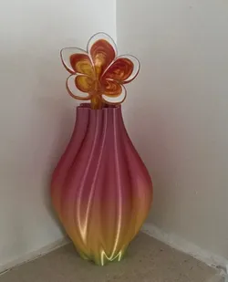 Gecko vase