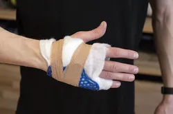 Pinky finger/thumb brace (splint)
