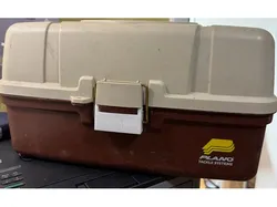 Plano tackle box latch