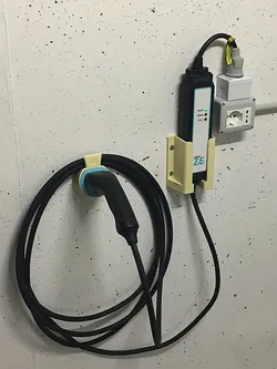 Renault/Nissan Z.E. Cable Flexi Charger holder (Zoe Leaf Tesla)