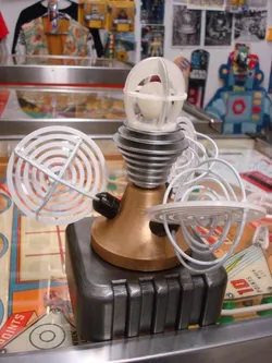 Robby the Robot mechanical Gyros / Dome light display