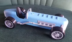 Racing car