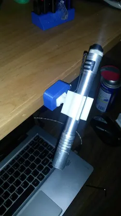 stream light pivot holder