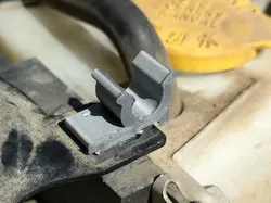 2001 Subaru Forester hood support bar clip