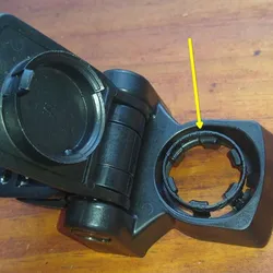 Toilet seat retaining ring
