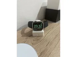 Apple_Watch_4_Charger_With_Hole