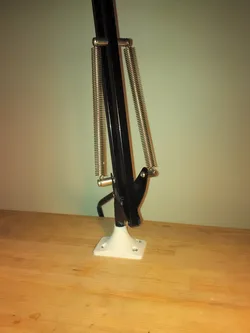 Lamp base with screw mount
