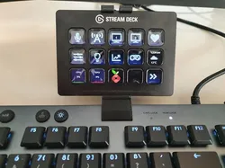 Streamdeck mount for G815