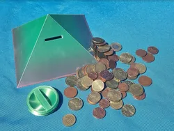 Pyramid Money Box | Pyramiden Sparbüchse