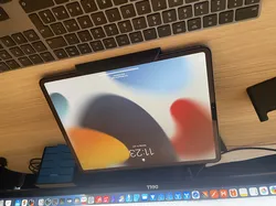 iPad Pro (12.9", 3. Generation) stand