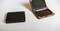 Mini box: magnetic hinge and closure