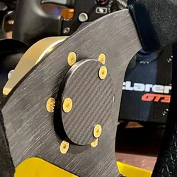 Steering wheel cover with central hole