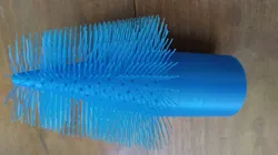 Vacuum cleaner tip with brush